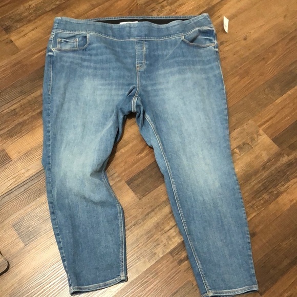 Old Navy Rockstar super skinny high rise capris - Picture 4 of 11